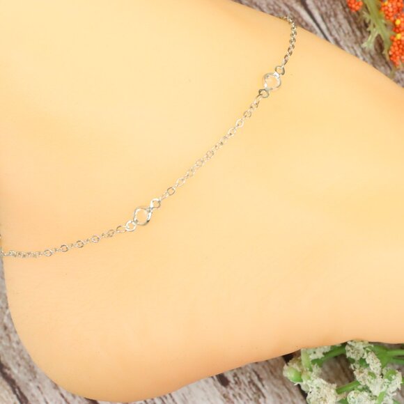 Dainty Anklet for Women – Elegant Everyday Jewelry & Perfect Gift | MLCRC1406 - Picture 3 of 10